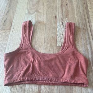 Arq wide strapped bra